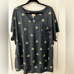 Plus Size Navy Vneck with Embroidered Daisys 2x or 3x NWT